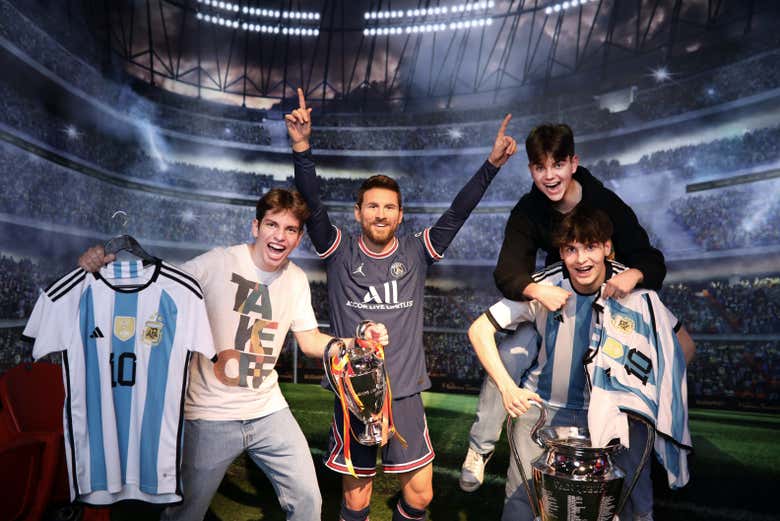 Comemorando a copa com Messi