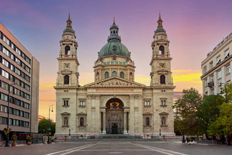 Fachada da Basílica de Santo Estêvão